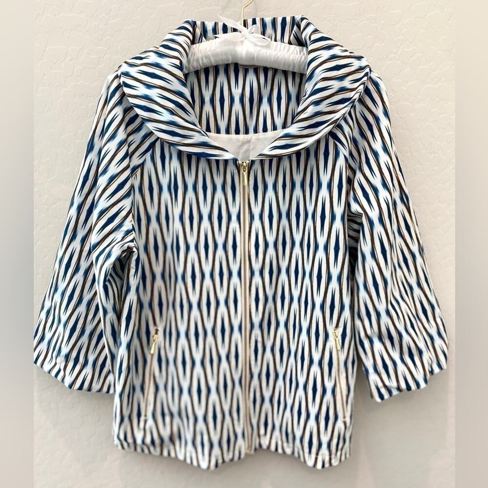 CHICO’S ZENERGY | Ikat Zip Up Jacket White Blue Geometric | Size 1 Medium